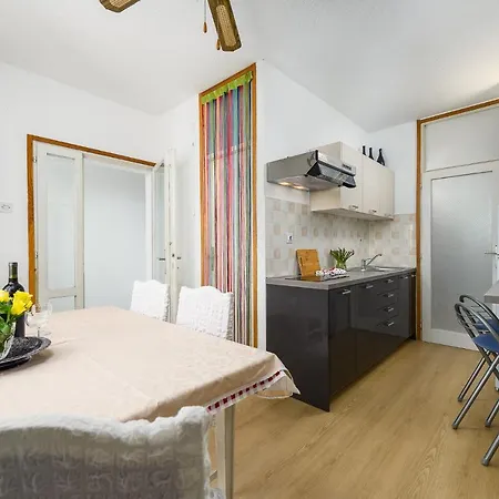 Apartman Beti *